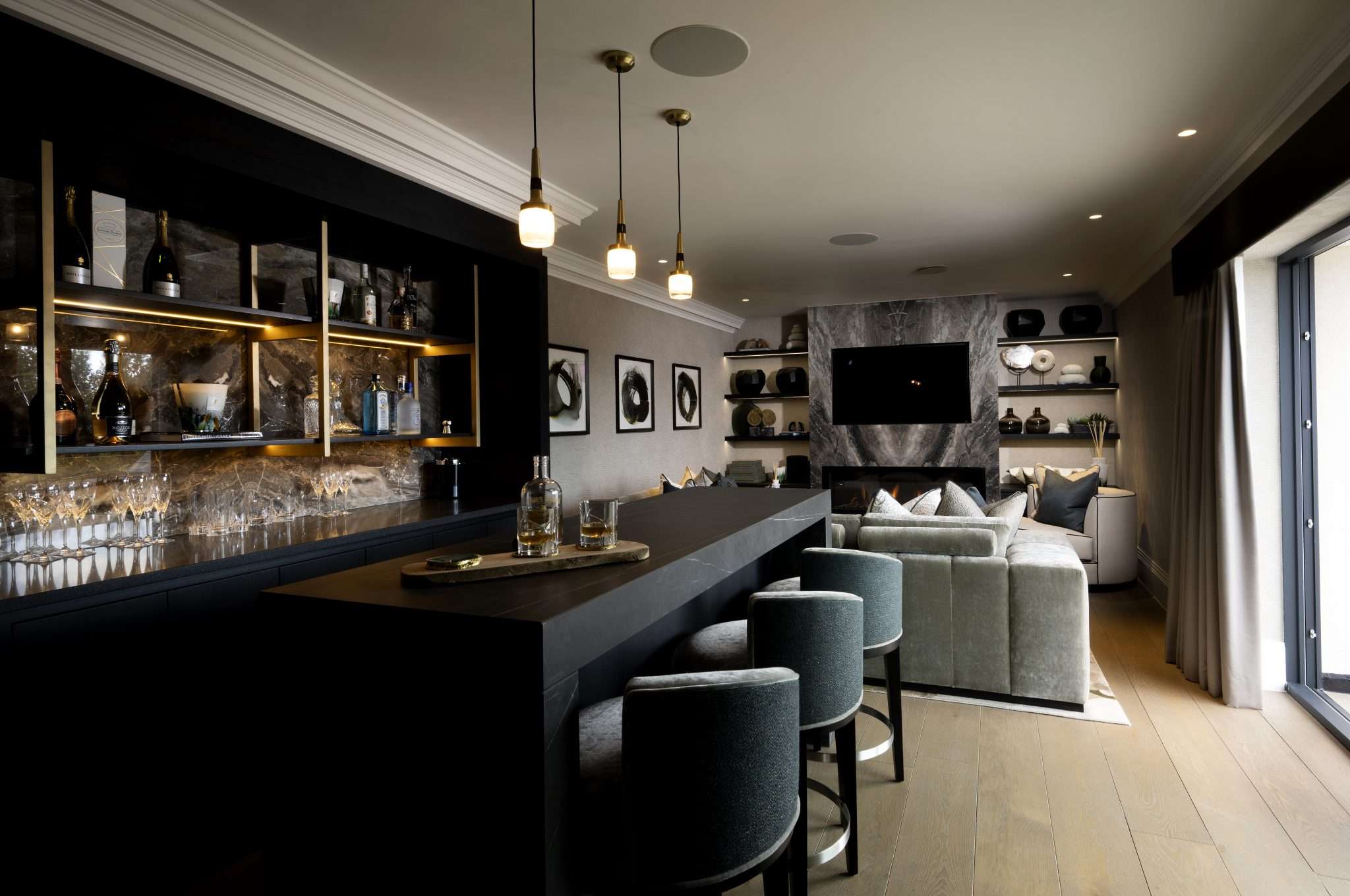 the copper top floor bar